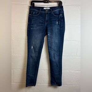 KanCan Los Angeles Woman’s Lightly Distressed Denim Casual Skinny Jeans Size 9